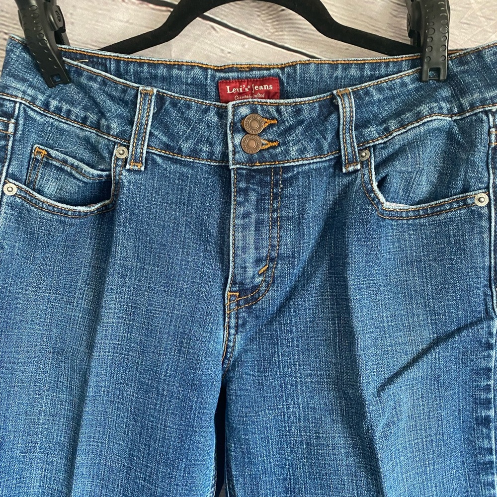 Levi's 526 Slender Bootcut Women's Jeans in Classic Blue - Picture 2 of 5